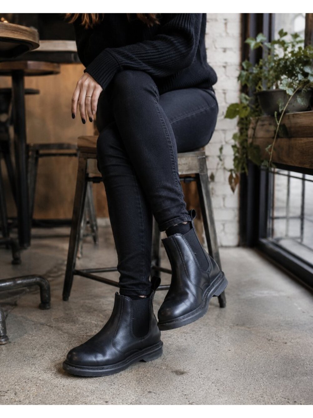 Dr martens Women’s Boots Mono Black, US men’s 7, women’s 8